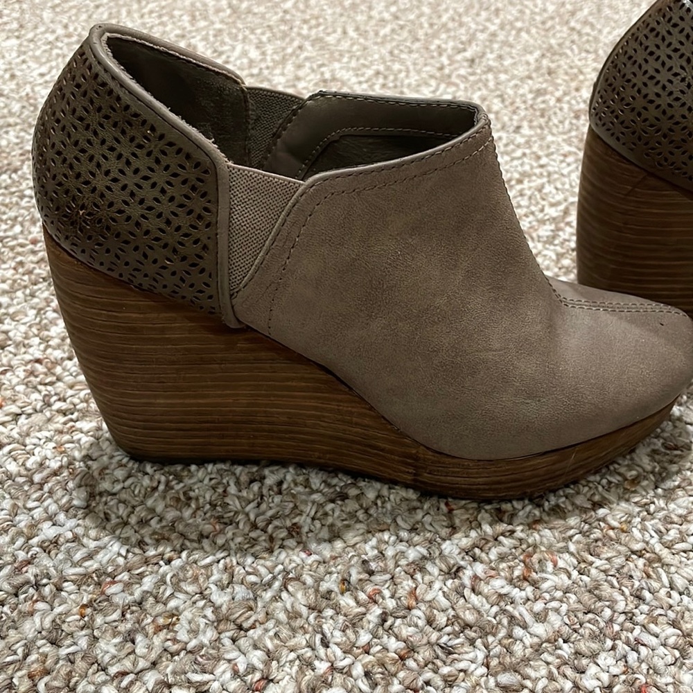 Dr Scholl’s Harlow wedge size 6